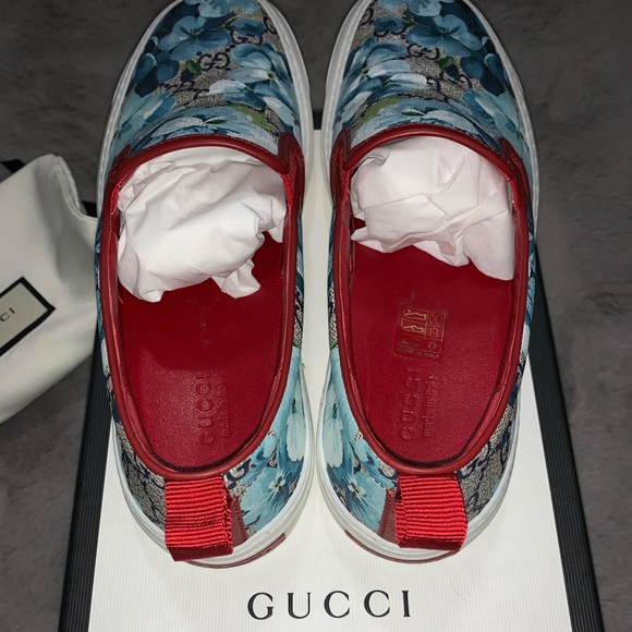 SOLD! ✨GUCCI Supreme Bloom Slip On Sneakers - Picture 2 of 6